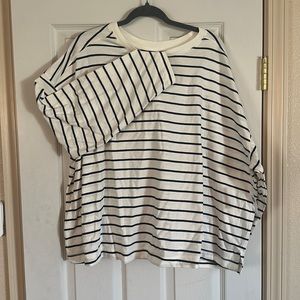 New with tags Old Navy, long sleeve cropped, navy blue striped T-shirt